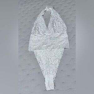 Victorias Secret stretchy lace Bodysuit - like new -size M